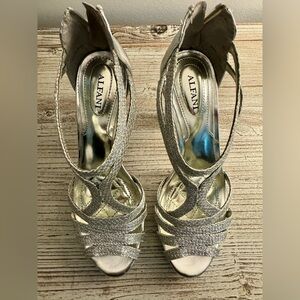 Alfani NEW 6M Silver Platform Heels